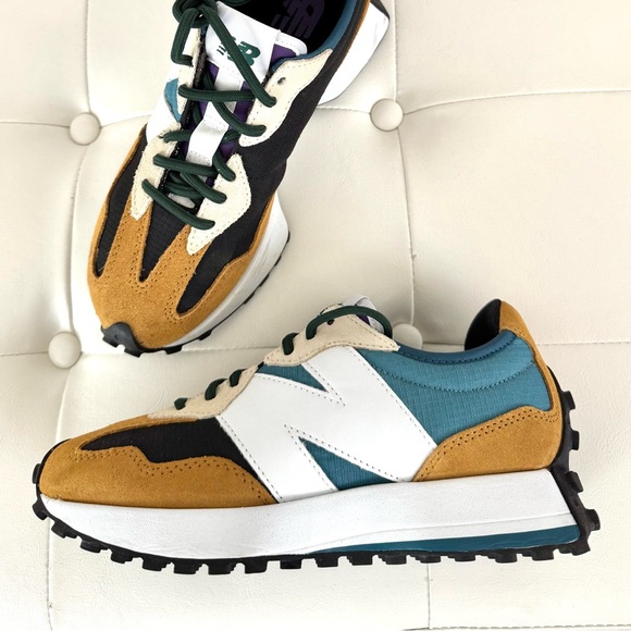 New Balance 327 Workwear Moonstone Retro Runner Sneakers - Picture 3 of 13